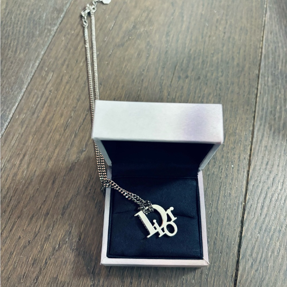 Dior Oblique Pendant Necklace - Picture 4 of 6